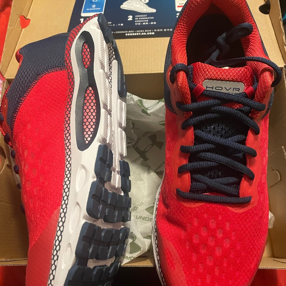 Brand new men’s Under Armour shoes